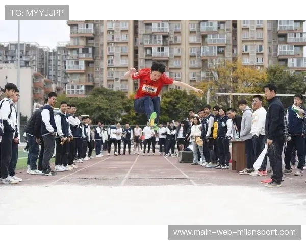 运动“超燃”瞬间集锦：场上“爆发力”震撼全场！