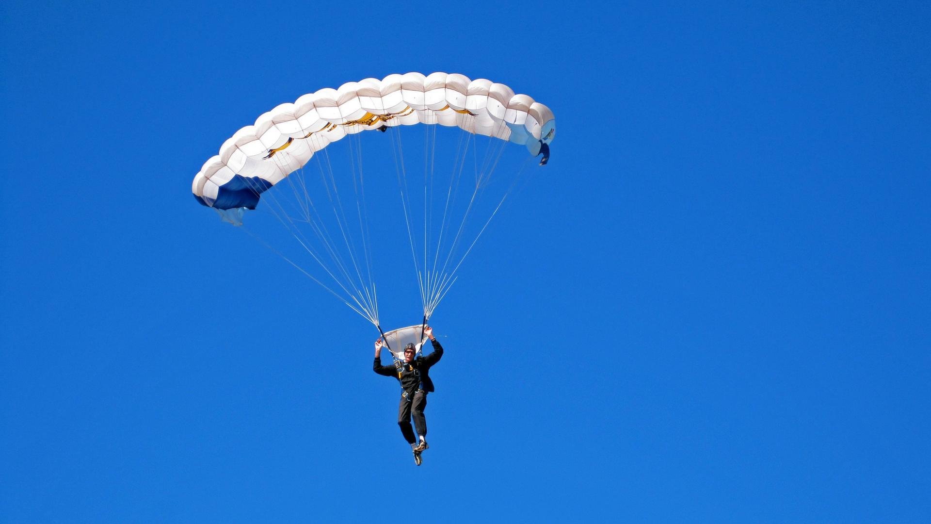 米兰平台-女子铁人三项赛南京站挑战极限耐力，铁人三项女子个人决赛
